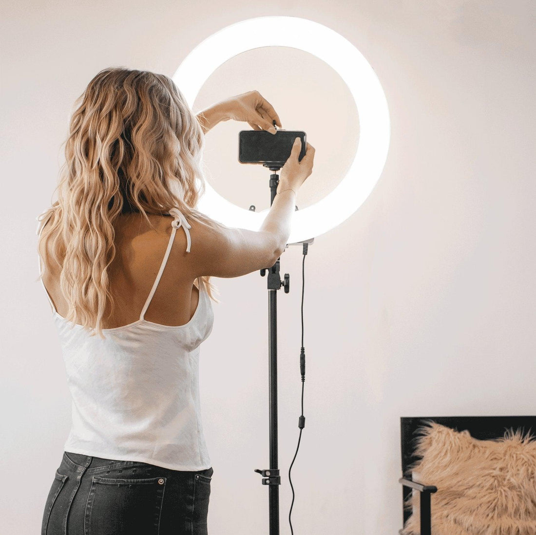 Choosing The Best Ring Light For Vlogging | Luvo Store